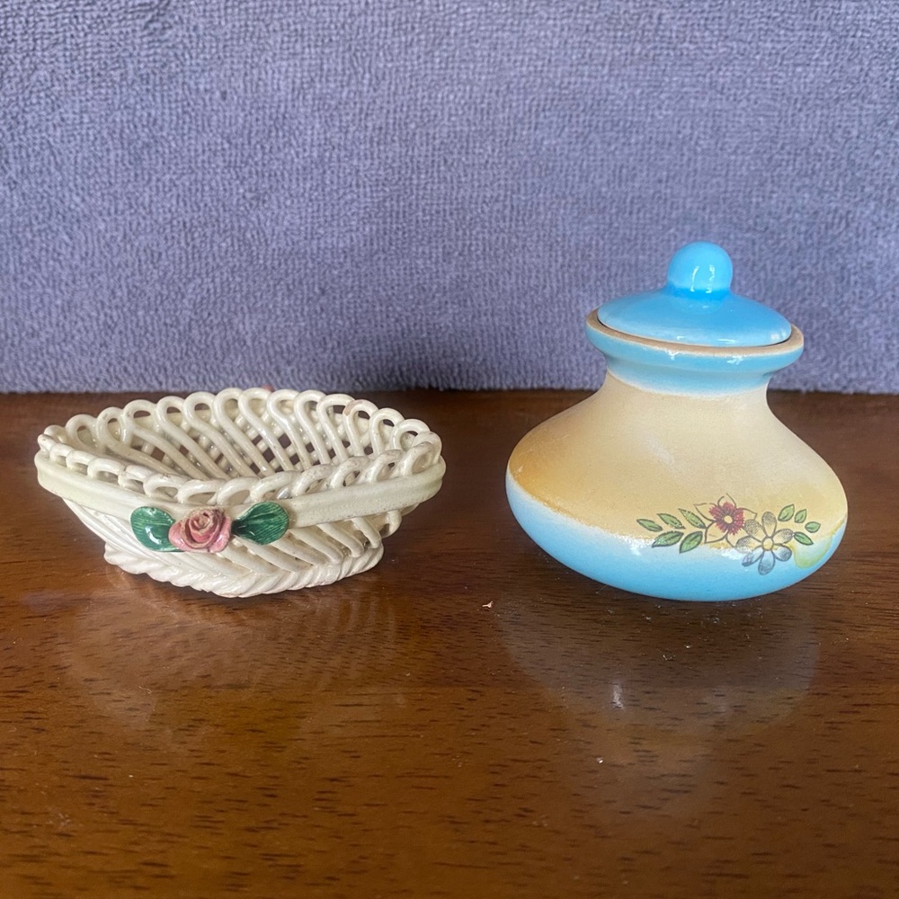 Tiny ceramic basket w/rose & rose scented jar